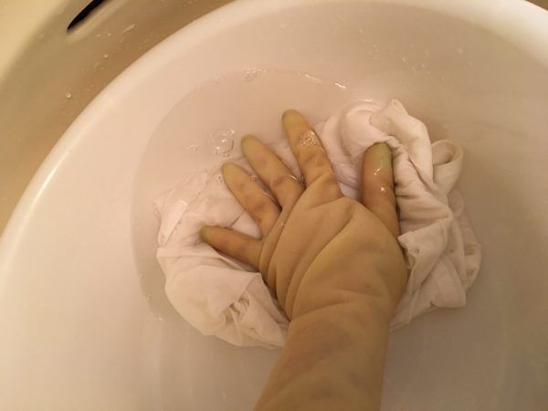 手洗いで洗濯のりを使う方法