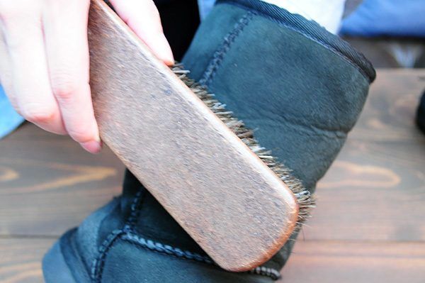 ムートンブーツのお手入れ