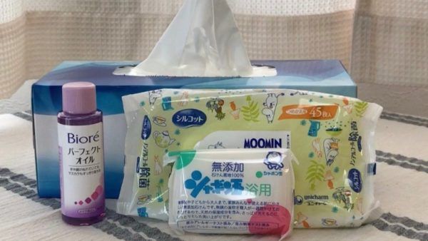 コスメとパフのお手入れセット
